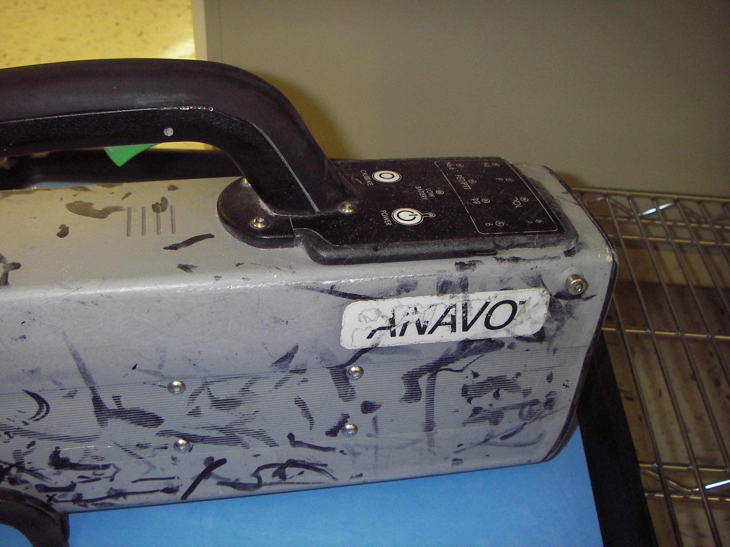 Unit7060332BroTexgraffiti.JPG